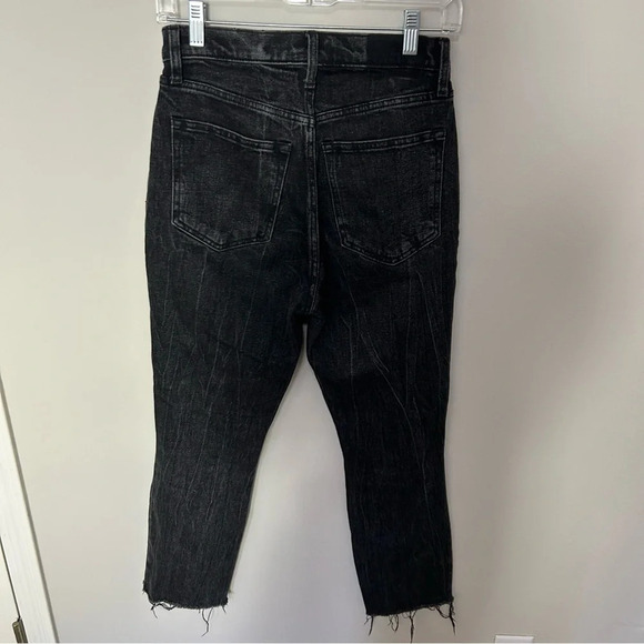 Abercrombie & Fitch Ultra High Rise Mom Jean Faded Black Ripped Knees Size 26 - Picture 4 of 8